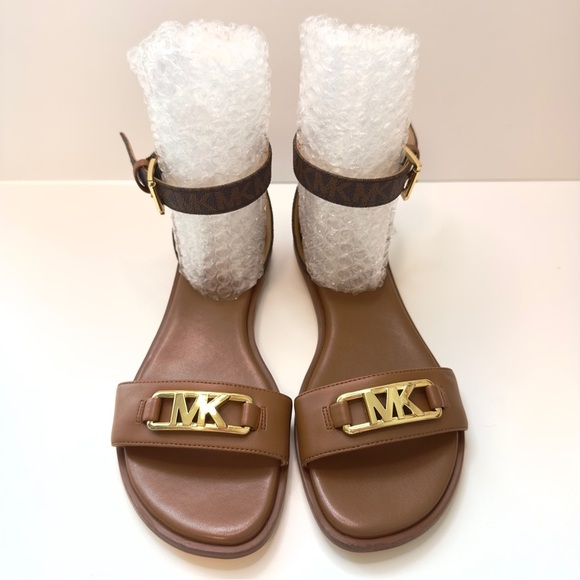 Like new! Michael Kors Camila Logo Trim Sandals – Size 6.5M - Picture 4 of 10